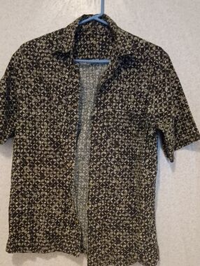 Short-Sleeve Lightweight Shirt Jacket in Black & Cream